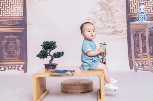 桂林宝宝几个月翻身才正常